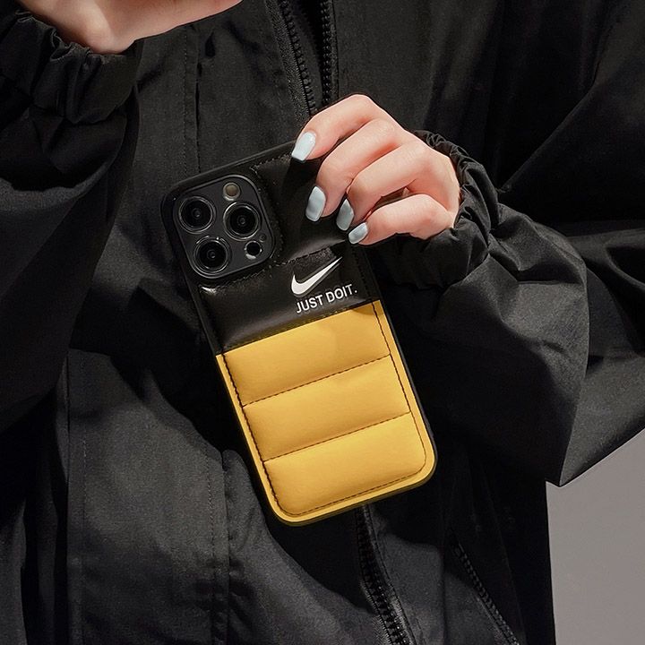 薄型 nike ケース