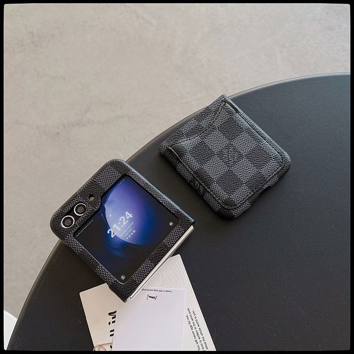 galaxy ZFold4  カバー ブランドロゴ ルイビトン風