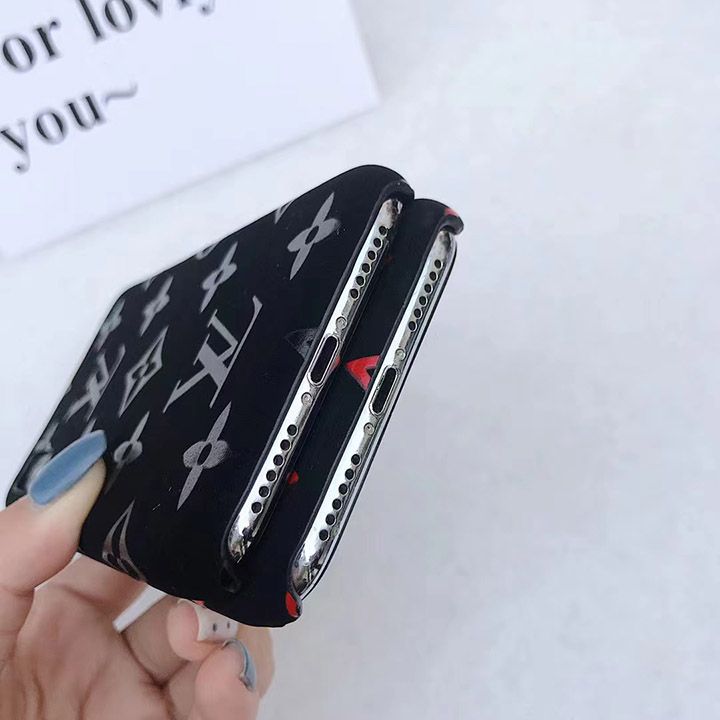 アイフォン 15 ルイビトン風 カバー 芸能人
