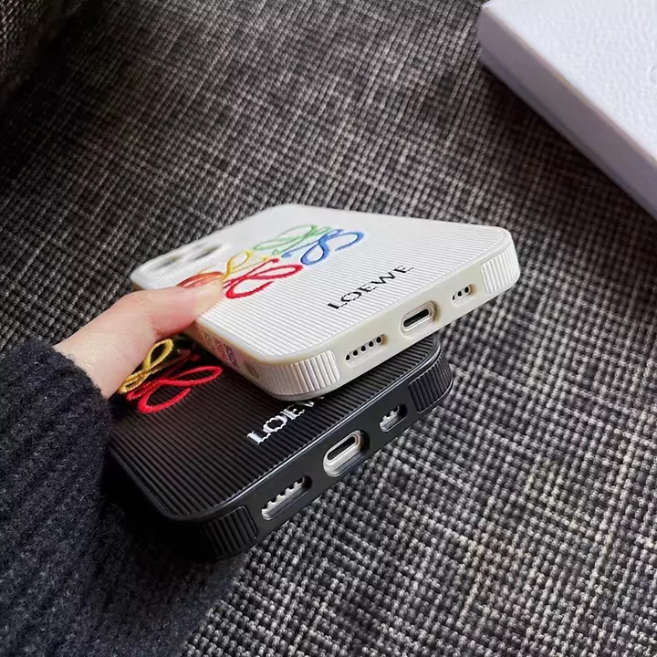 アイフォン15 スマホカバー Loewe