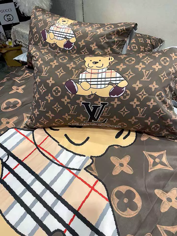 Vuitton 熊柄ロゴ付き 寝具 セット