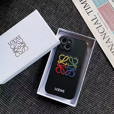 ロエベ iPhone16 ケース 刺繍入り